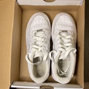 Nike Air Force 1 LE White/Blanco US Size 4Y